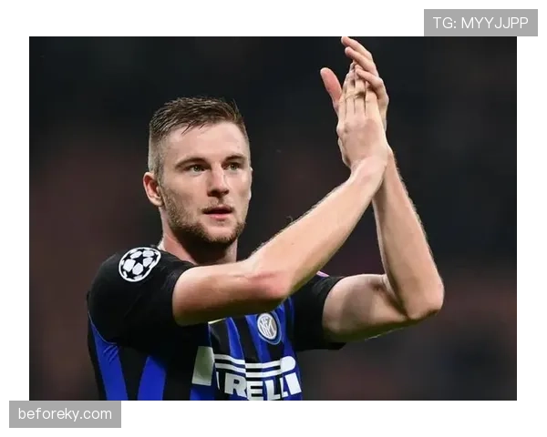 什克里尼亚尔的防守覆盖与出球能力：稳健中卫的战术价值解析